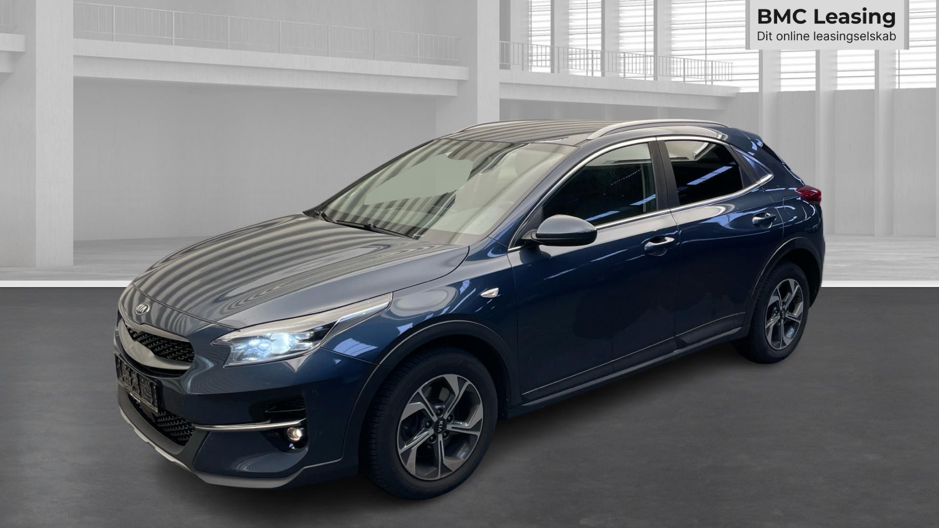 001 u26-09 908380 Kia XCeed Active T-GDi - Skråt forfra, venstre