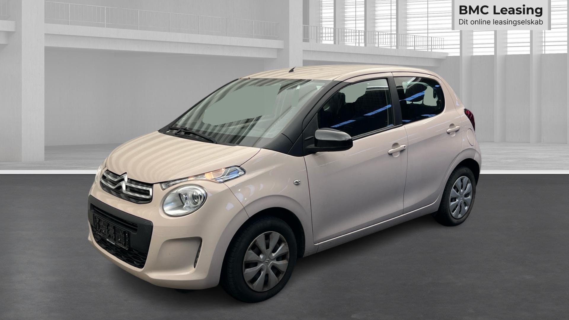 001 u26-09 911135 Citroën C1 Attaque VTi - Skråt forfra, venstre
