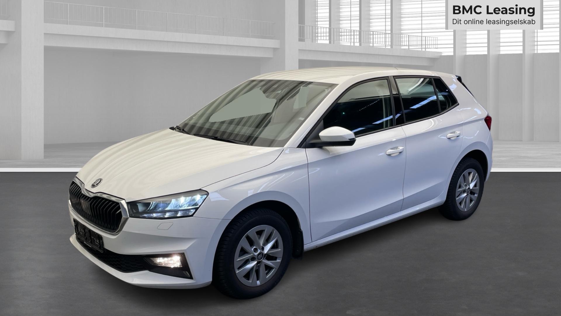 001 u26-09 911677 Skoda Fabia Selection MPI EVO - Skråt forfra, venstre