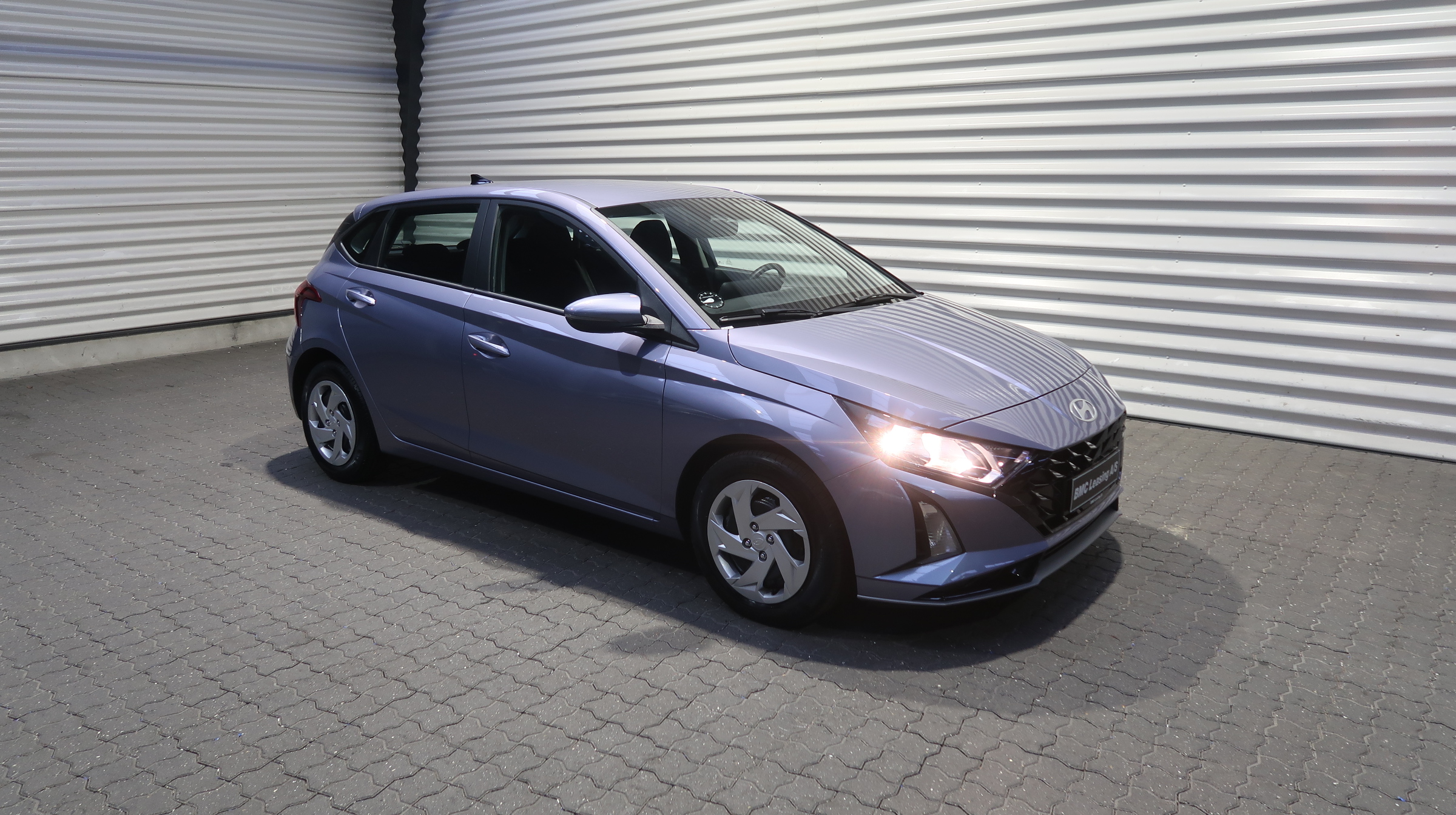 002 910635 Hyundai i20 Essential T-GDi aut. - Skråt forfra, højre