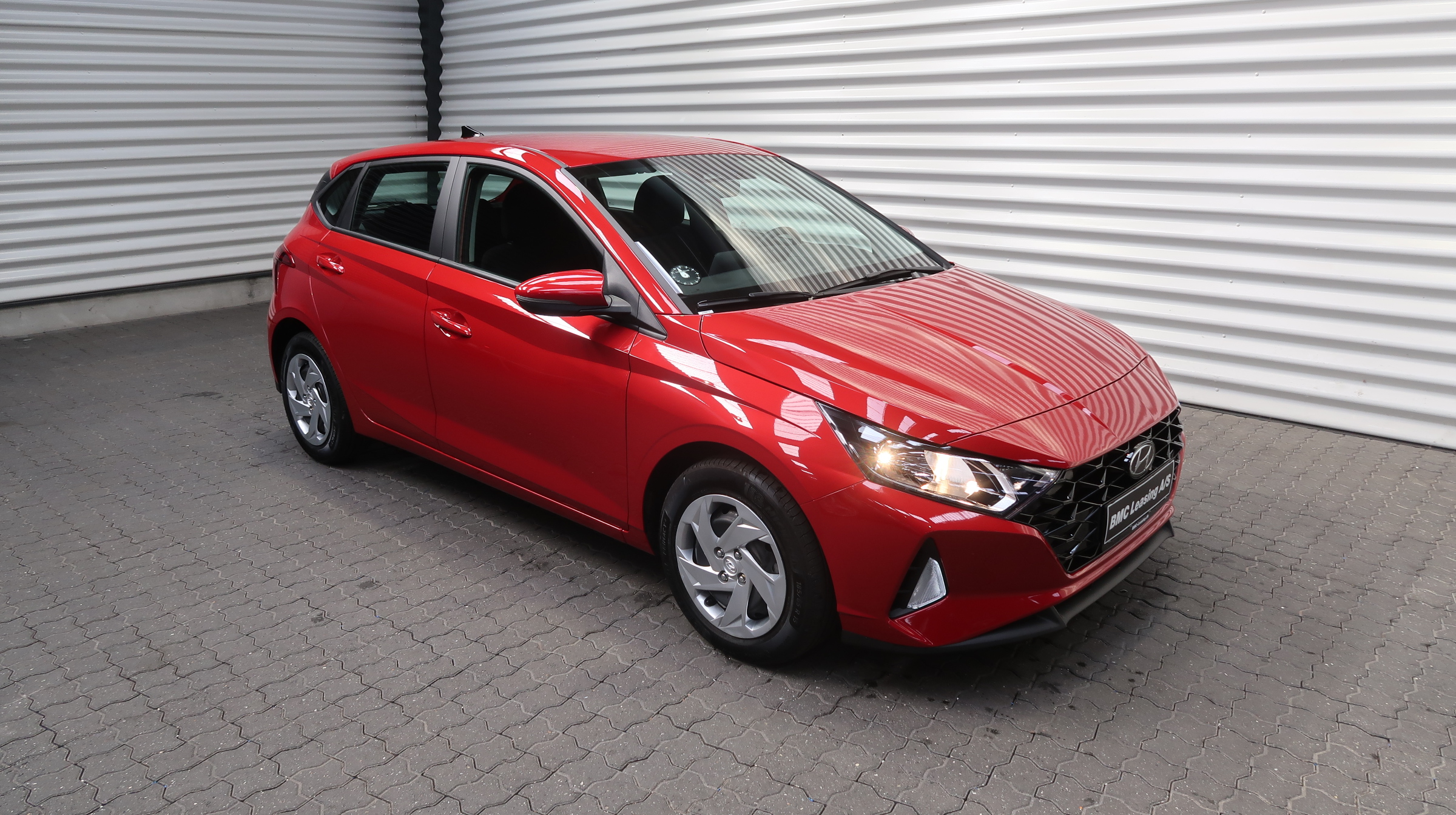 001 k23-11 908874 Hyundai i20 Essential T-GDi aut. - Skråt forfra, højre