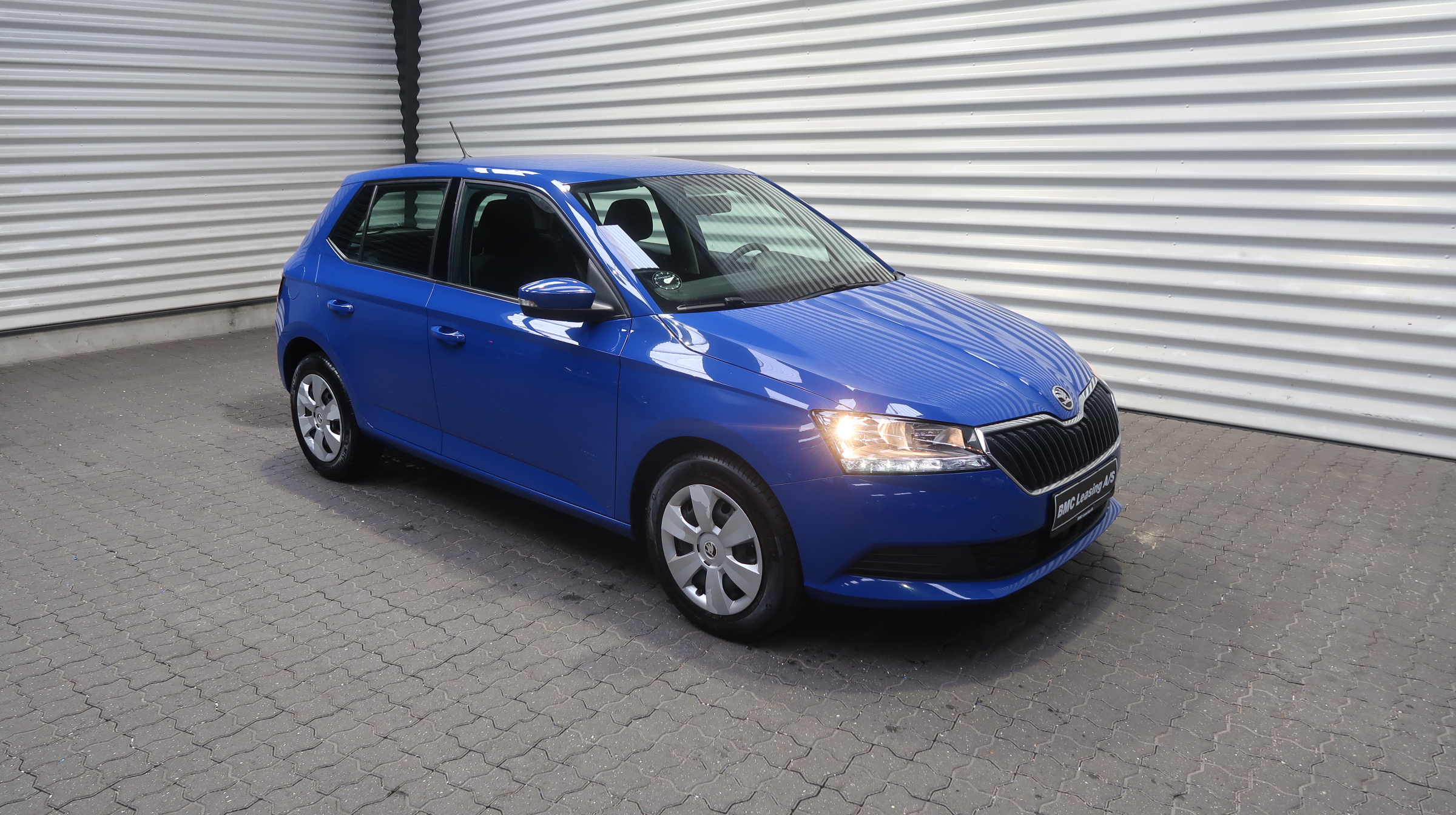 001 k25-10 907395 Skoda Fabia Active MPI 5-dr - Skråt forfra, højre