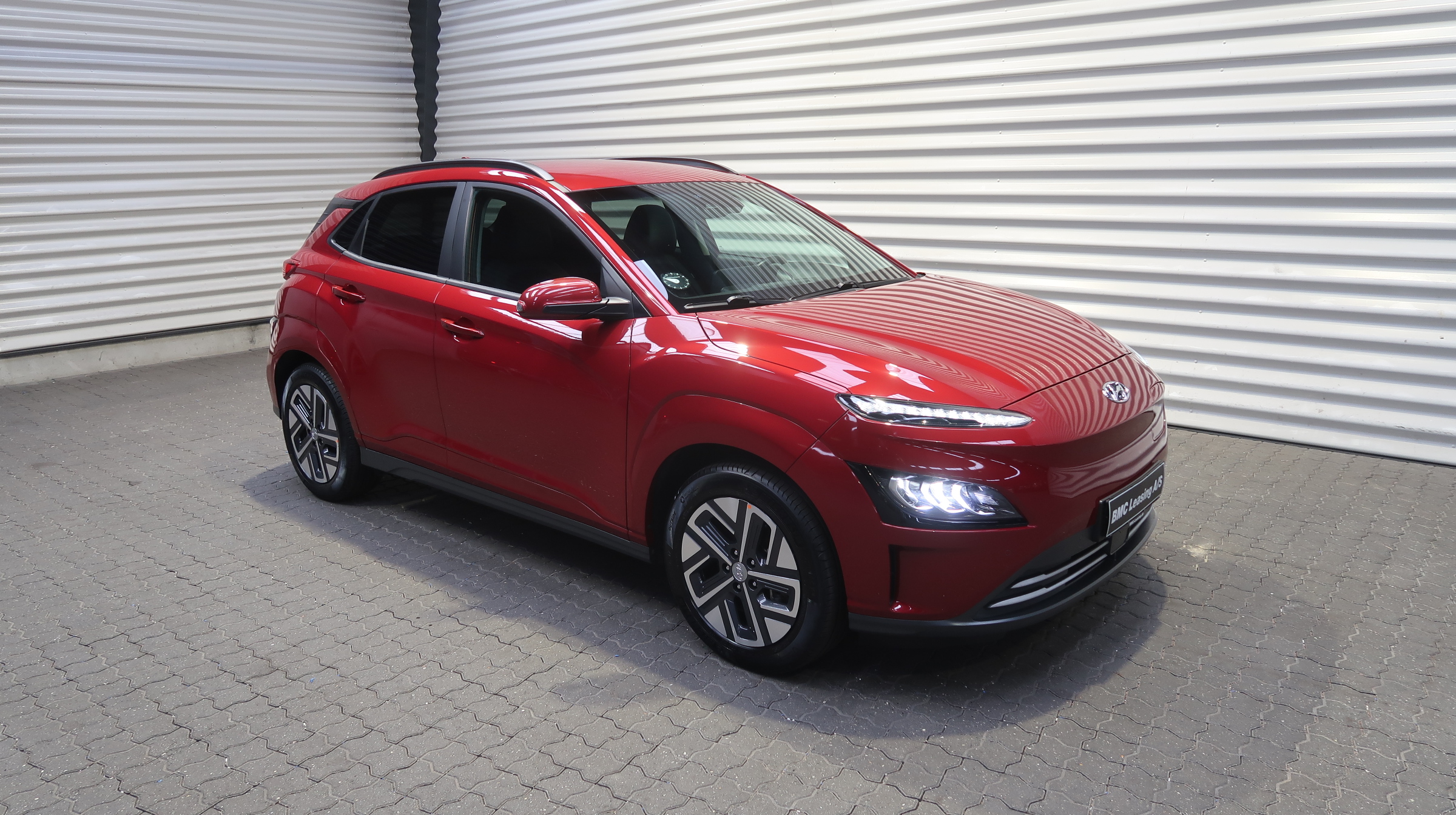 001 k25-10 911125 Hyundai Kona Electric Essential 39 kWh - Skråt forfra, højre