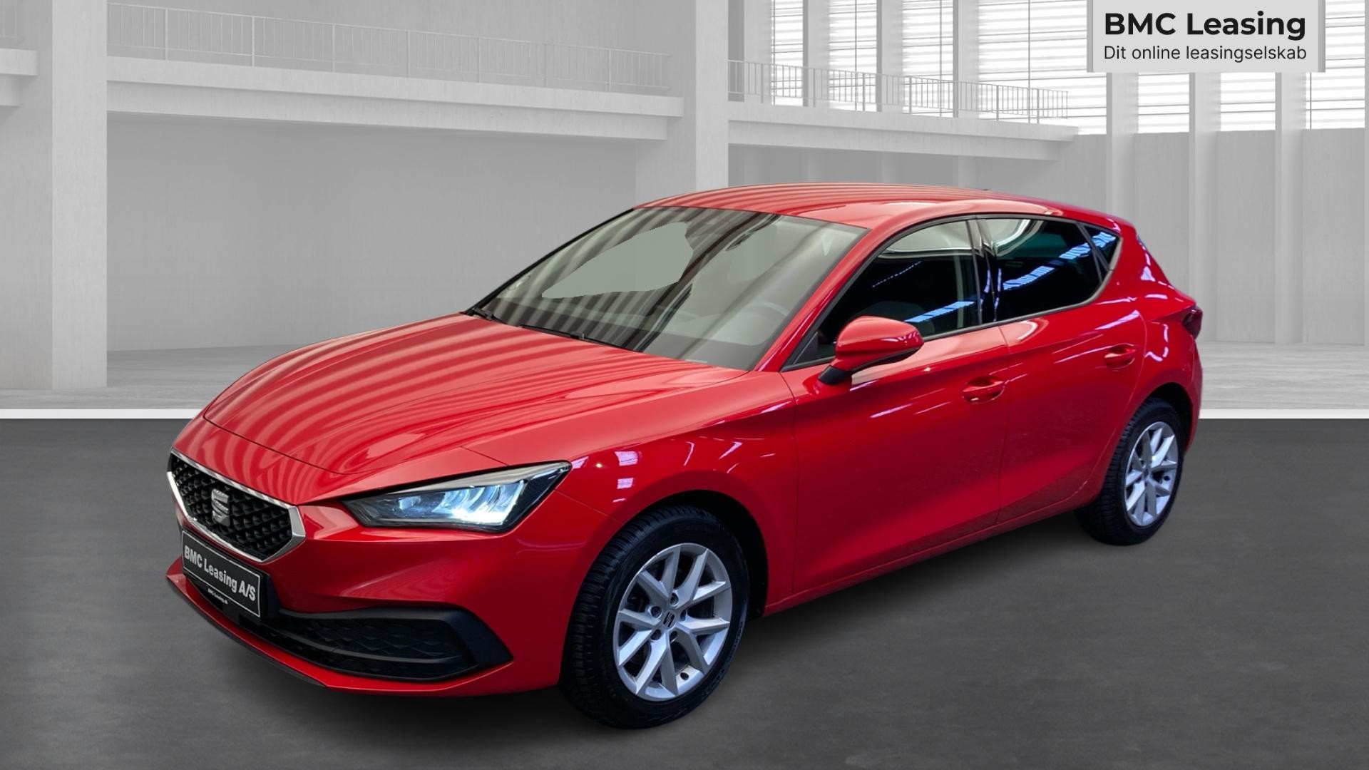 001 k26-10 909220 SEAT Leon Style TSI 5-dr - Skråt forfra, venstre