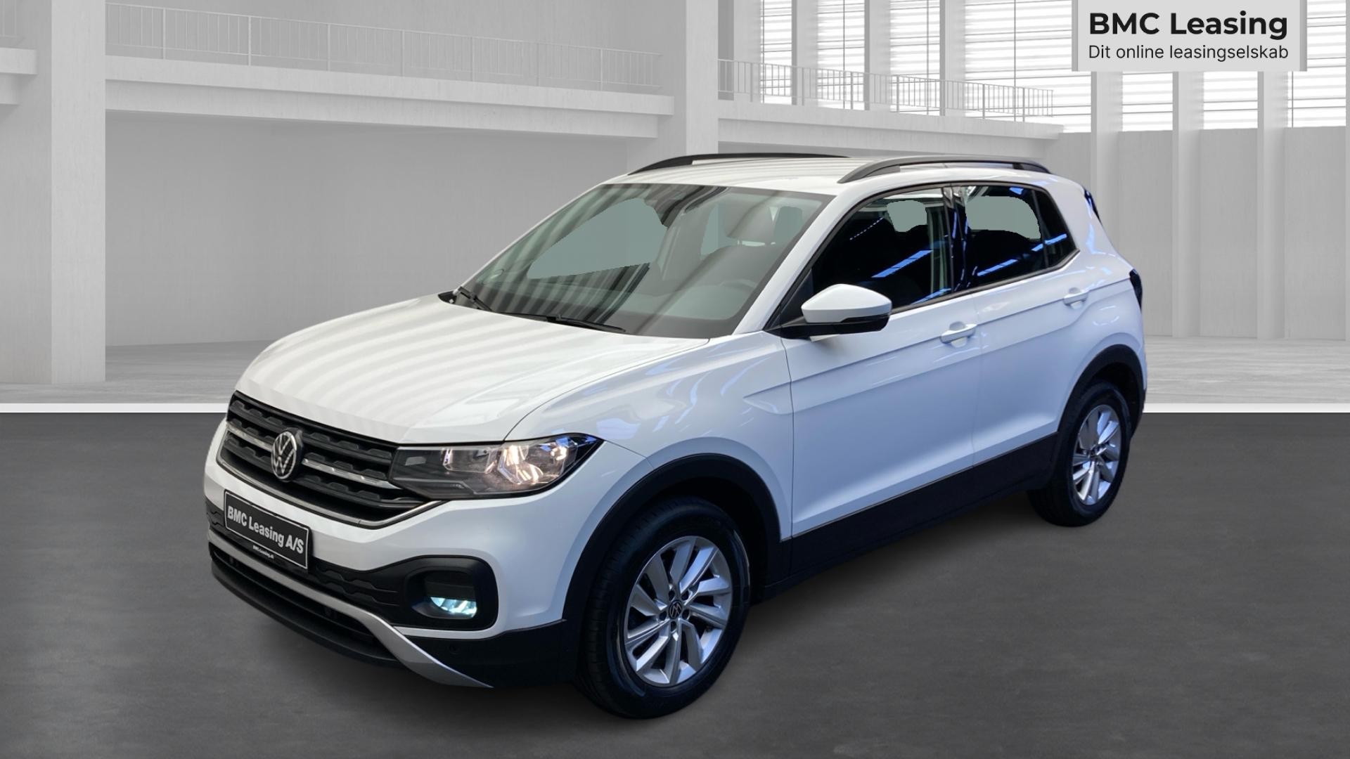 001 k26-10 909760 VW T-Cross Life TSI - Skråt forfra, venstre