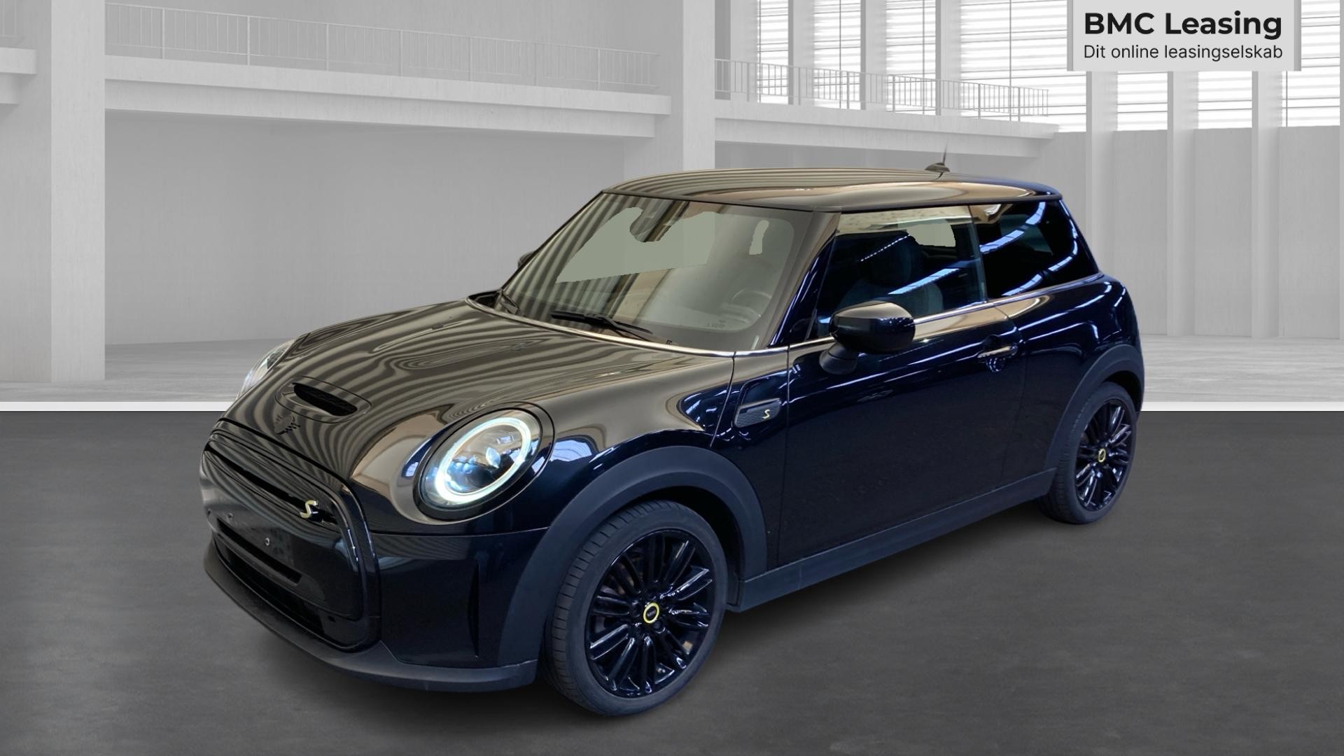 001 u26-03 912041 MINI Cooper SE Classic Trim 32 kWh 3-dr - Skråt forfra, venstre