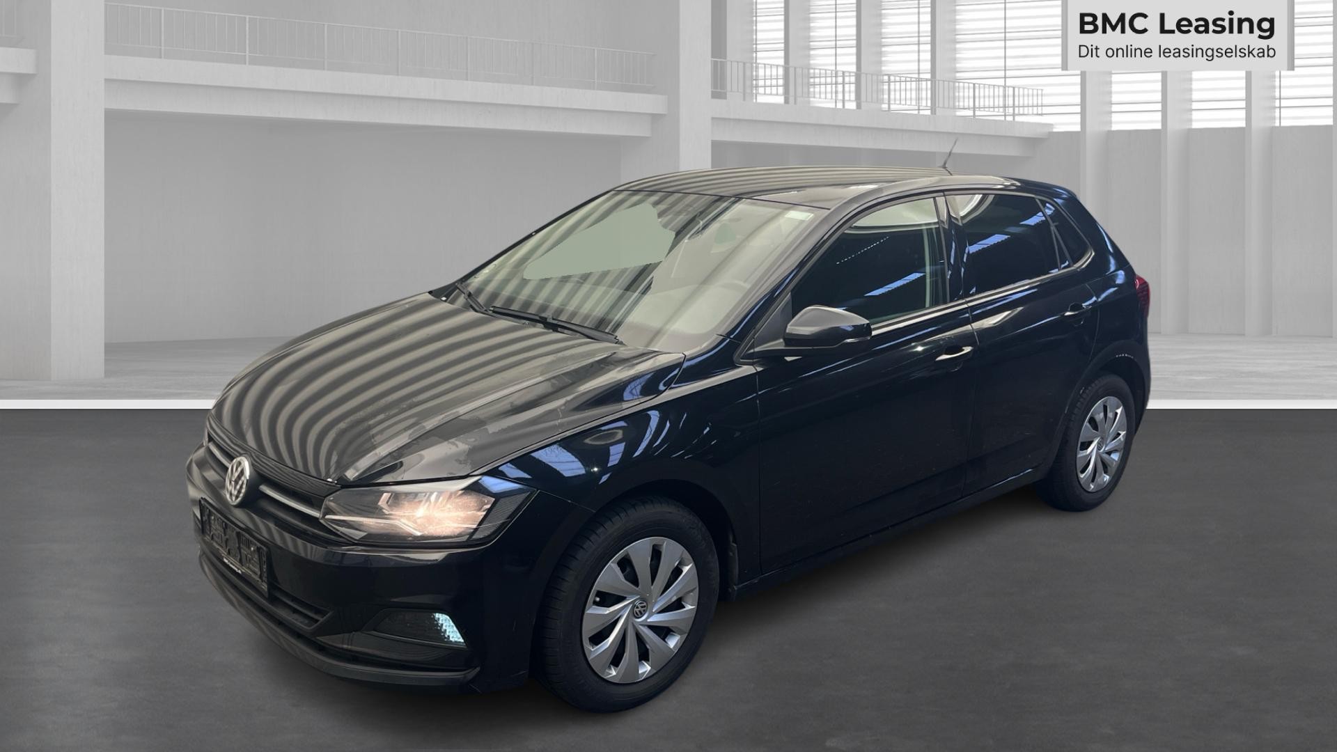 001 u26-09 904763 VW Polo Comfortline TSI DSG - Skråt forfra, venstre