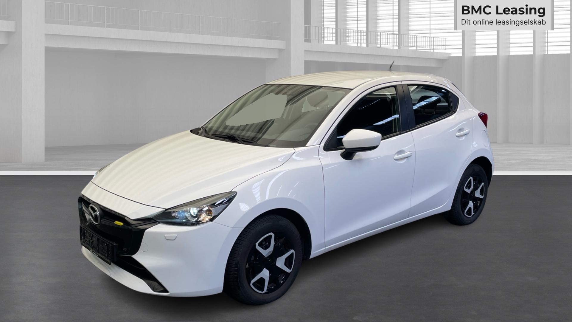001 u26-09 908832 Mazda2 Centre-Line e-SkyActiv G - Skråt forfra, venstre