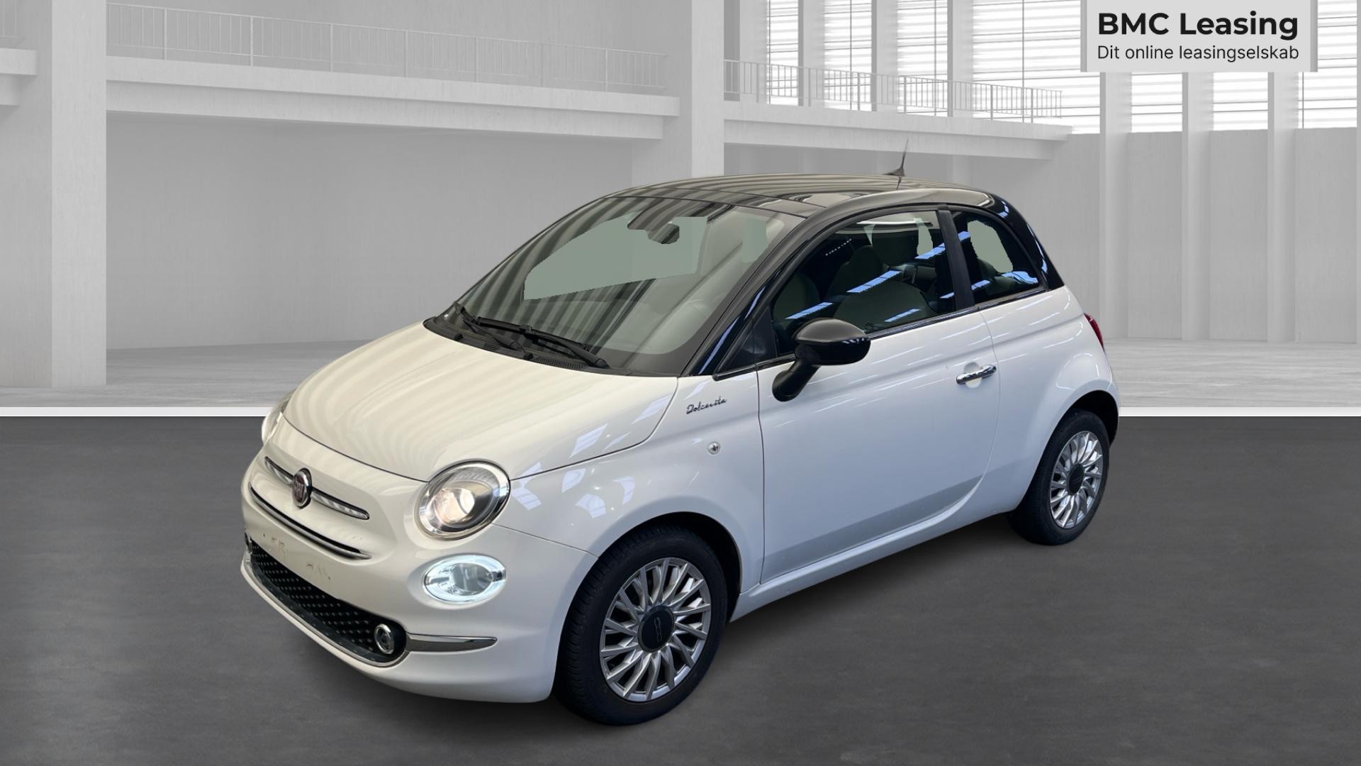 001 u26-09 912106 Fiat 500 Dolcevita Mild hybrid - Skråt forfra, venstre