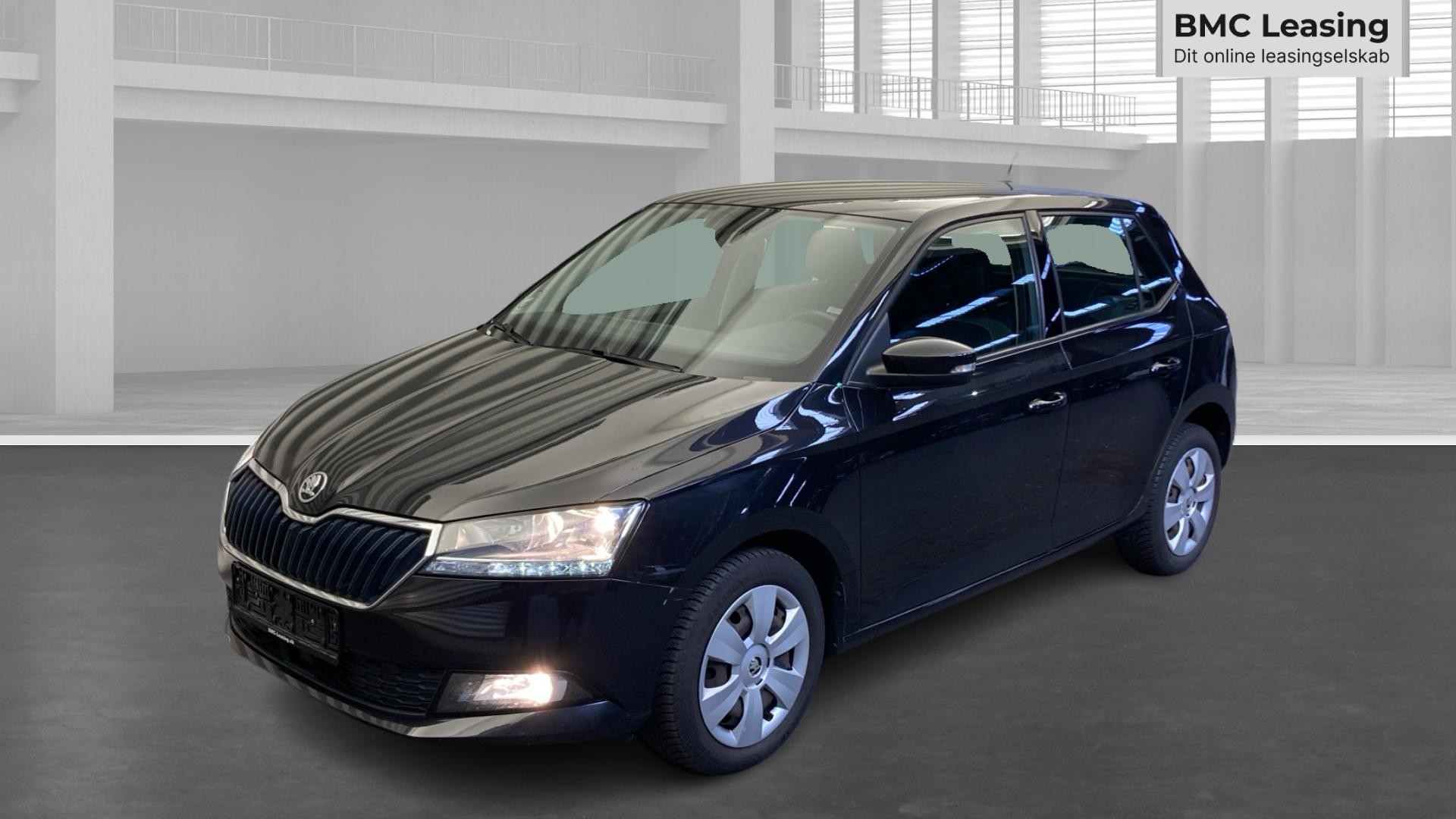 001 u26-10 905726 Skoda Fabia Ambition MPI 5-dr - Skråt forfra, venstre