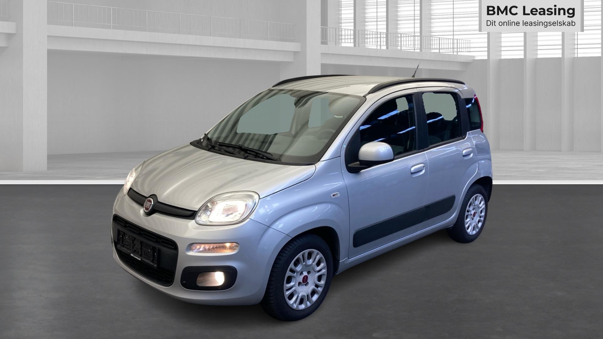 001 u26-10 905800 Fiat Panda Lounge - Skråt forfra, venstre