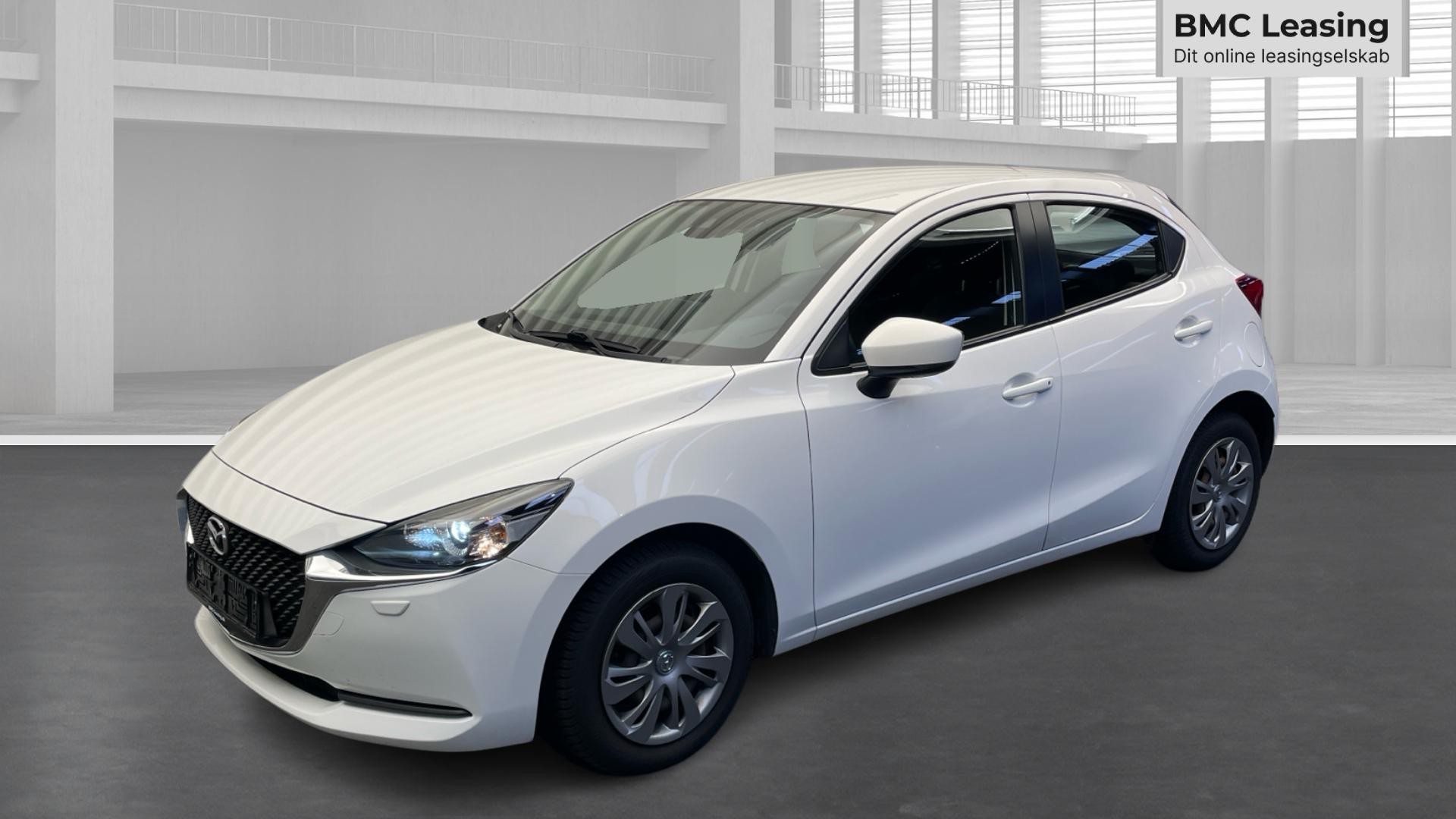 001 u26-10 907853 Mazda2 Sense SkyActiv-G - Skråt forfra, venstre