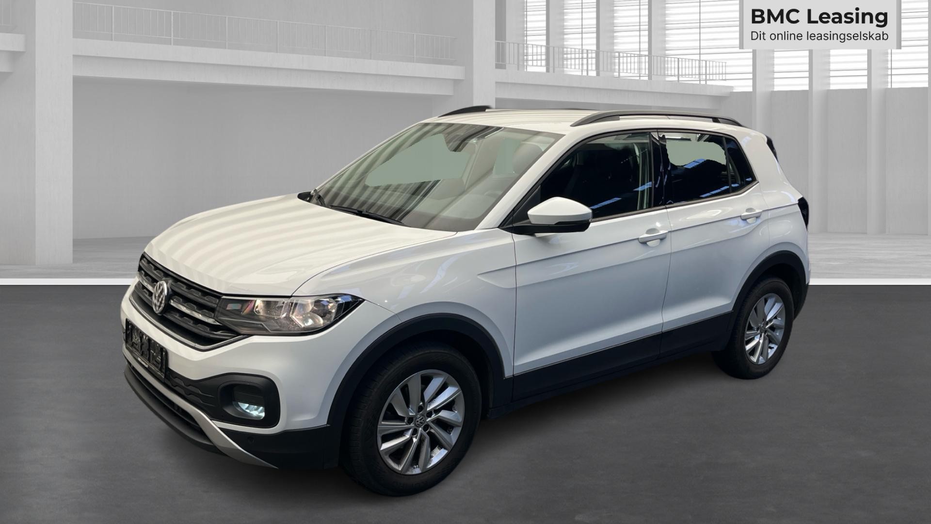 001 u26-10 908214 VW T-Cross Life TSI - Skråt forfra, venstre
