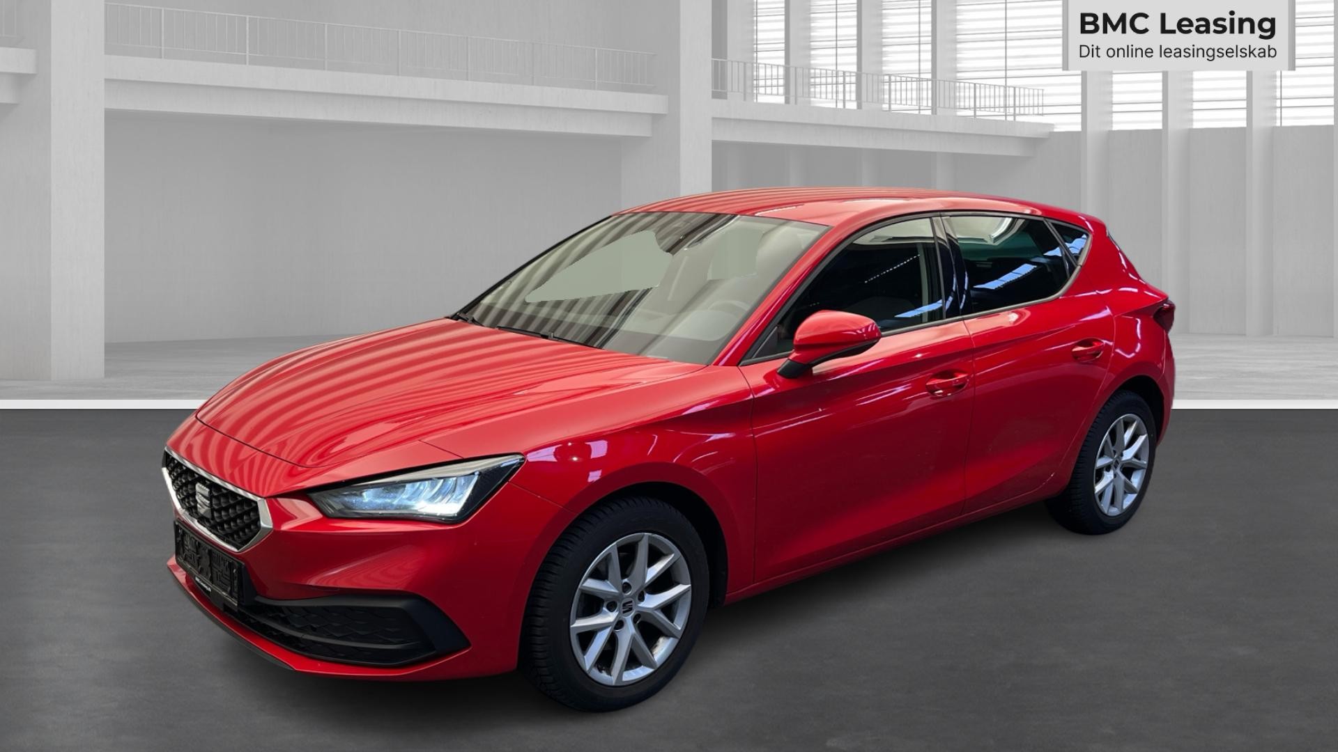 001 u26-10 909220 SEAT Leon Style TSI 5-dr - Skråt forfra, venstre
