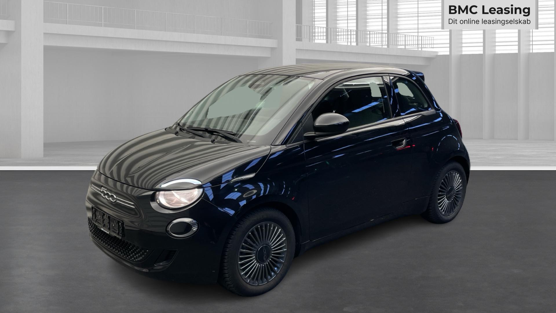 001 u26-10 909959 Fiat 500e Icon 42 kWh - Skråt forfra, venstre