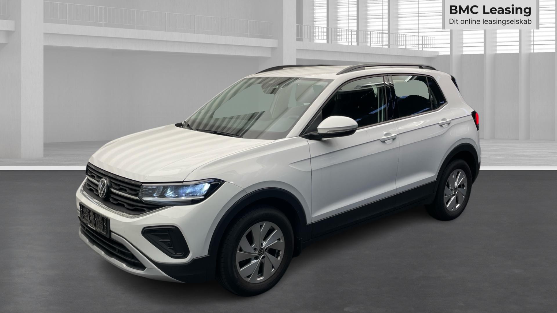 001 u26-10 911038 VW T-Cross Life TSI - Skråt forfra, venstre