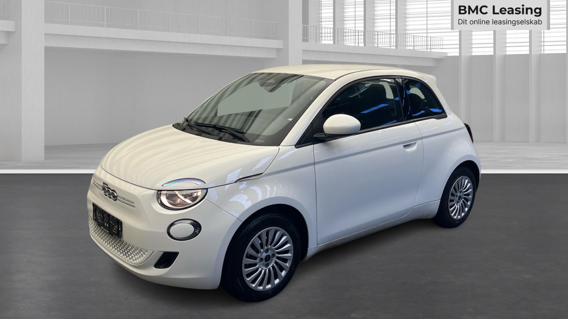 001 u26-10 911935 Fiat 500e 42 kWh - Skråt forfra, venstre