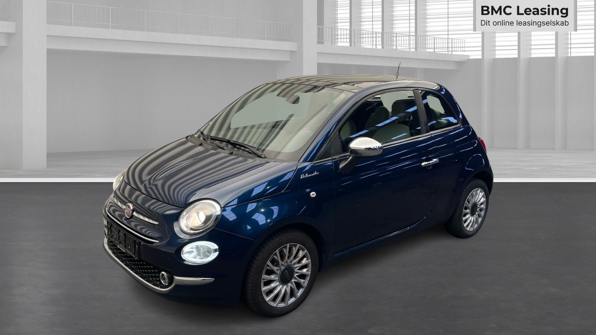 001 u26-10 912101 Fiat 500 Dolcevita Mild hybrid - Skråt forfra, venstre